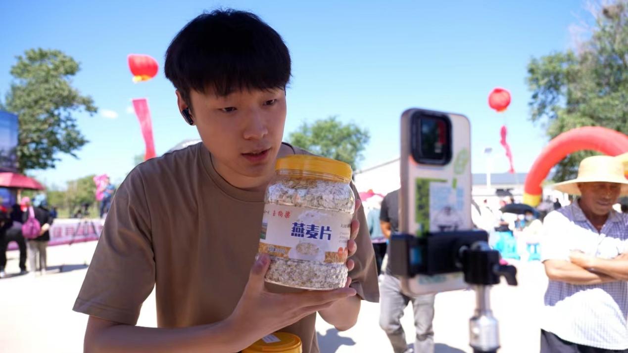 学生代表直播带货